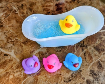 Mini Bathtub with magnetic Rubber Duck