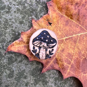 Mushrooms wooden brooch, cute mushrooms pin, forest theme, burned wood jewelry, small friend gift