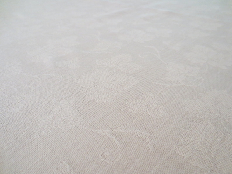 Vintage Damask Style Tablecloth with Gold End Borders