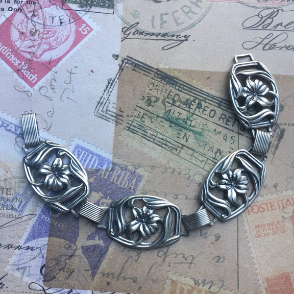 Vintage Sterling Silver Lily Bracelet | Felch Co Early Danecraft Hallmark | Lilies Link Bracelet | 1940s Primavera Design