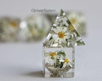 Daisy Resin Dice Set: Sharp Edge Polyhedral Dice for D&D