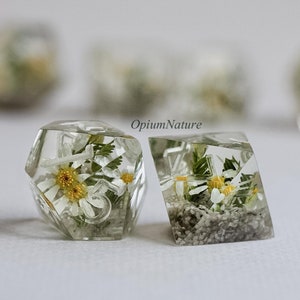 Daisy dice set Critical Role resin polyhedral dice set for RPG game Dungeons and dragons Dnd sharp edges image 3