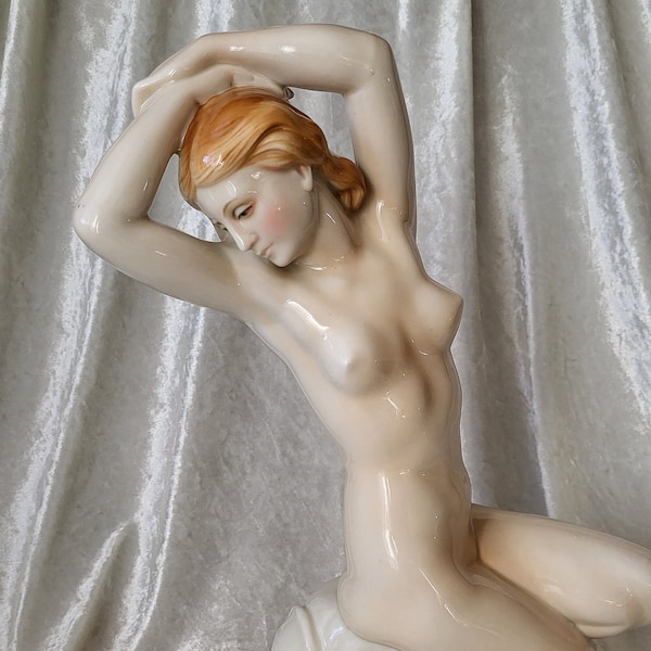 Karl Ens Porzellan Figur, vintage Figur, Dame mit Lilie, porcelain, Germany