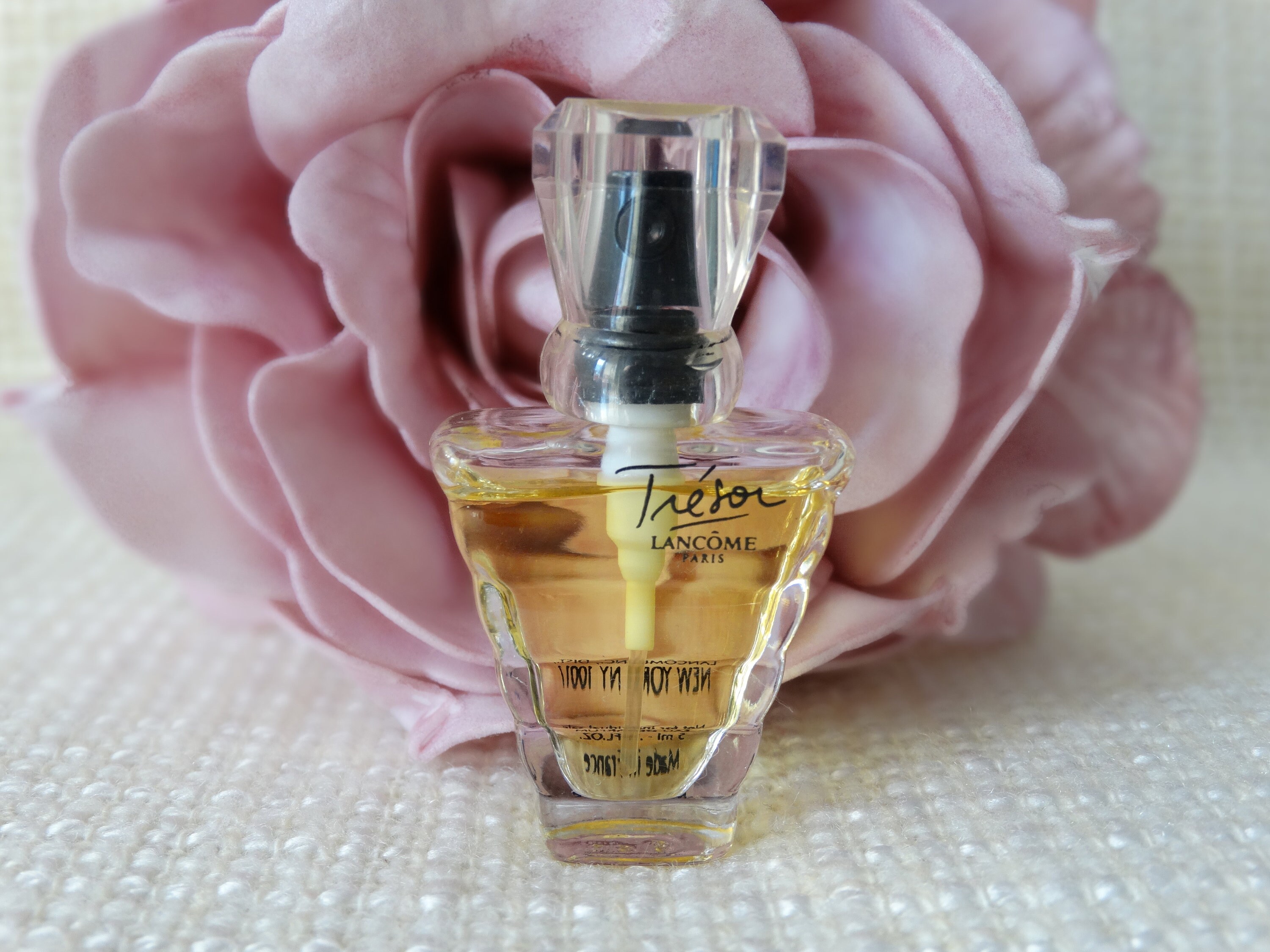 Les Sables Roses Parfume EDP in 5ML Gold Signature Travel Edition