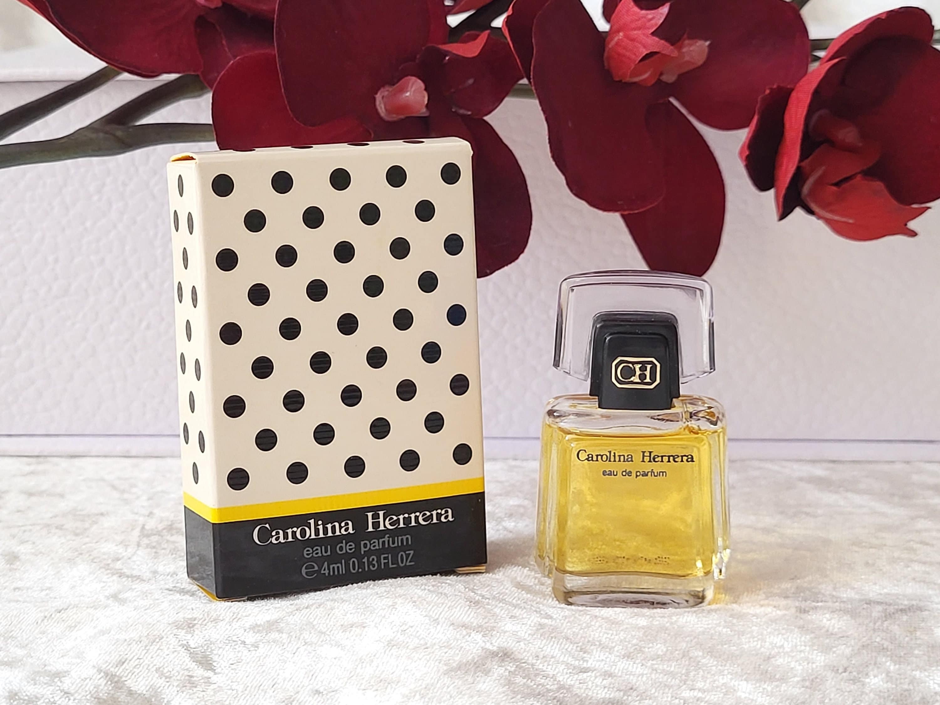 CAROLINA HERRERA VERY GOOD GIRL 2 PCS SET: 2.7 EAU DE PARFUM + 3.4