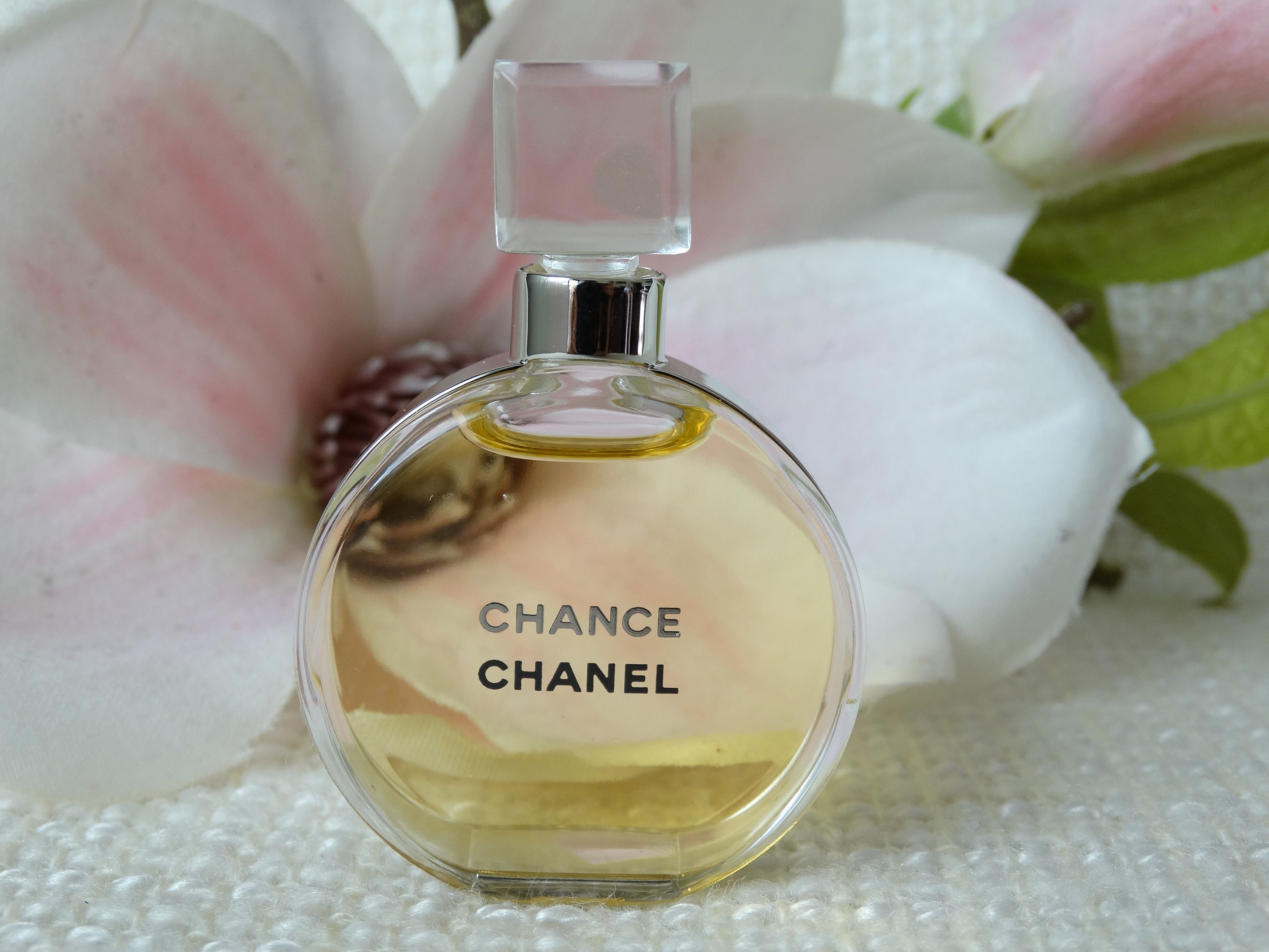 Reviewing Chanel Gardénia parfum - by Emma Devine