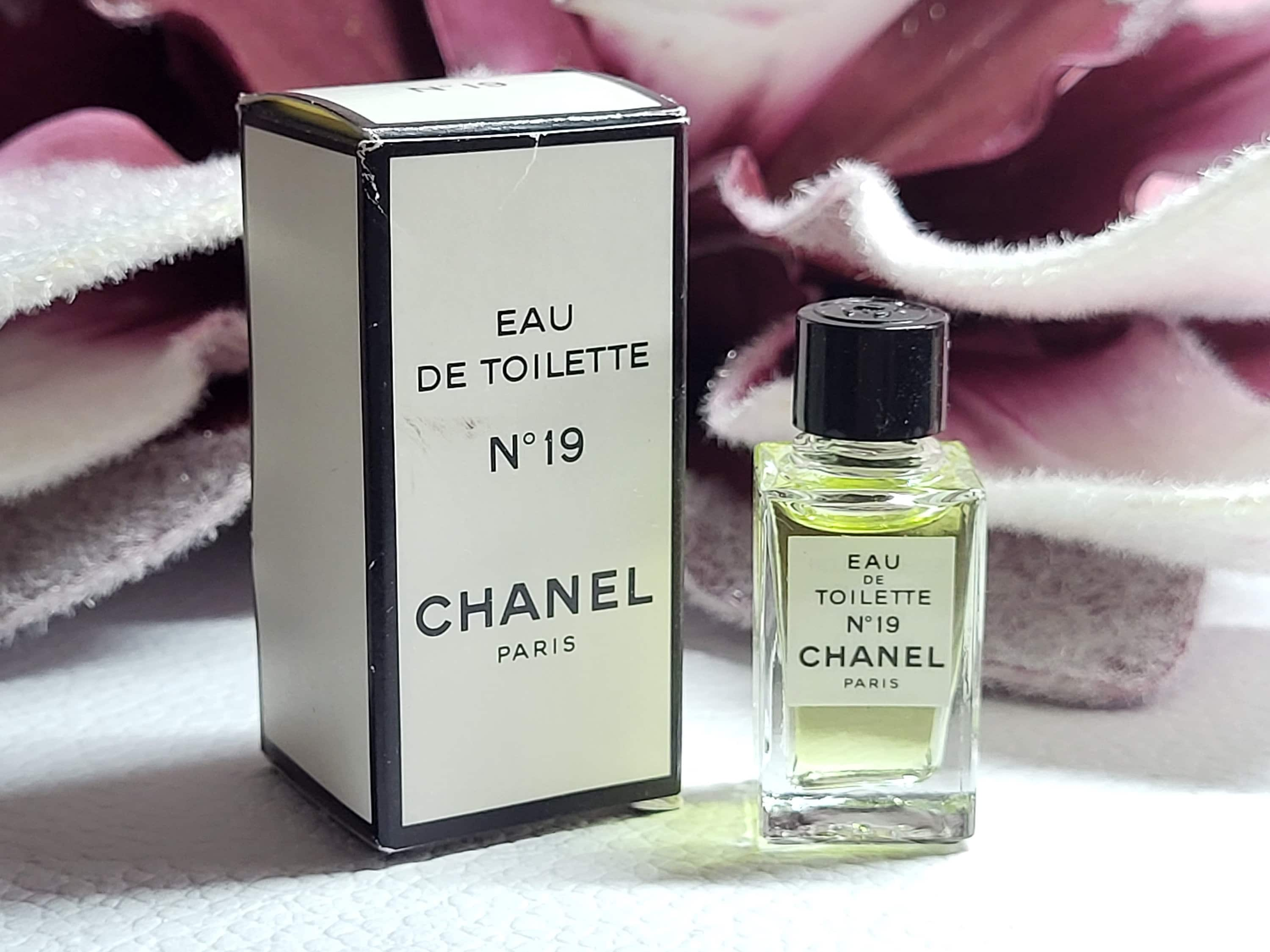 The Non-Blonde: Chanel N°19 Bath Gel & Body Lotion