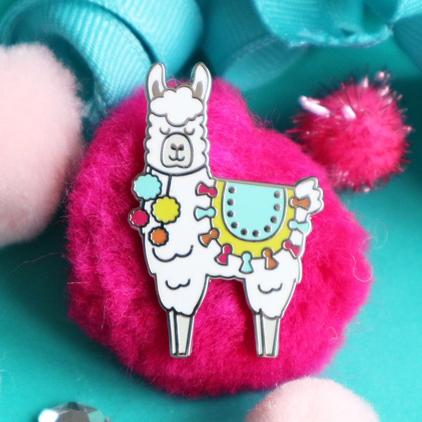 Llama pin / Llama enamel pin / Llama Button / Alpaca pin / Animal pins / Hard enamel pin / Llama gifts / Backpack pins / Llama lapel pin