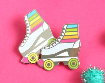 Roller skate enamel pin / Rollerskate Pin / Skating pin / Roller skate pin / Roller derby skating pin / Roller skate accessories