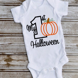 Bébés première Halloween, bébés première tenue d&#39;Halloween, bébés premier body d&#39;Halloween, cadeau pour bébé, cadeau pour la nouvelle maman, chemise de bébé d&#39;Halloween