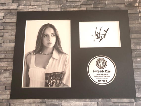 d*9様 Tate McRae　直筆サイン入りレコード　アメリカ限定カラー盤 Tate Mcrae Limited Edition Signed Autograph Display - Mounted, 8x6