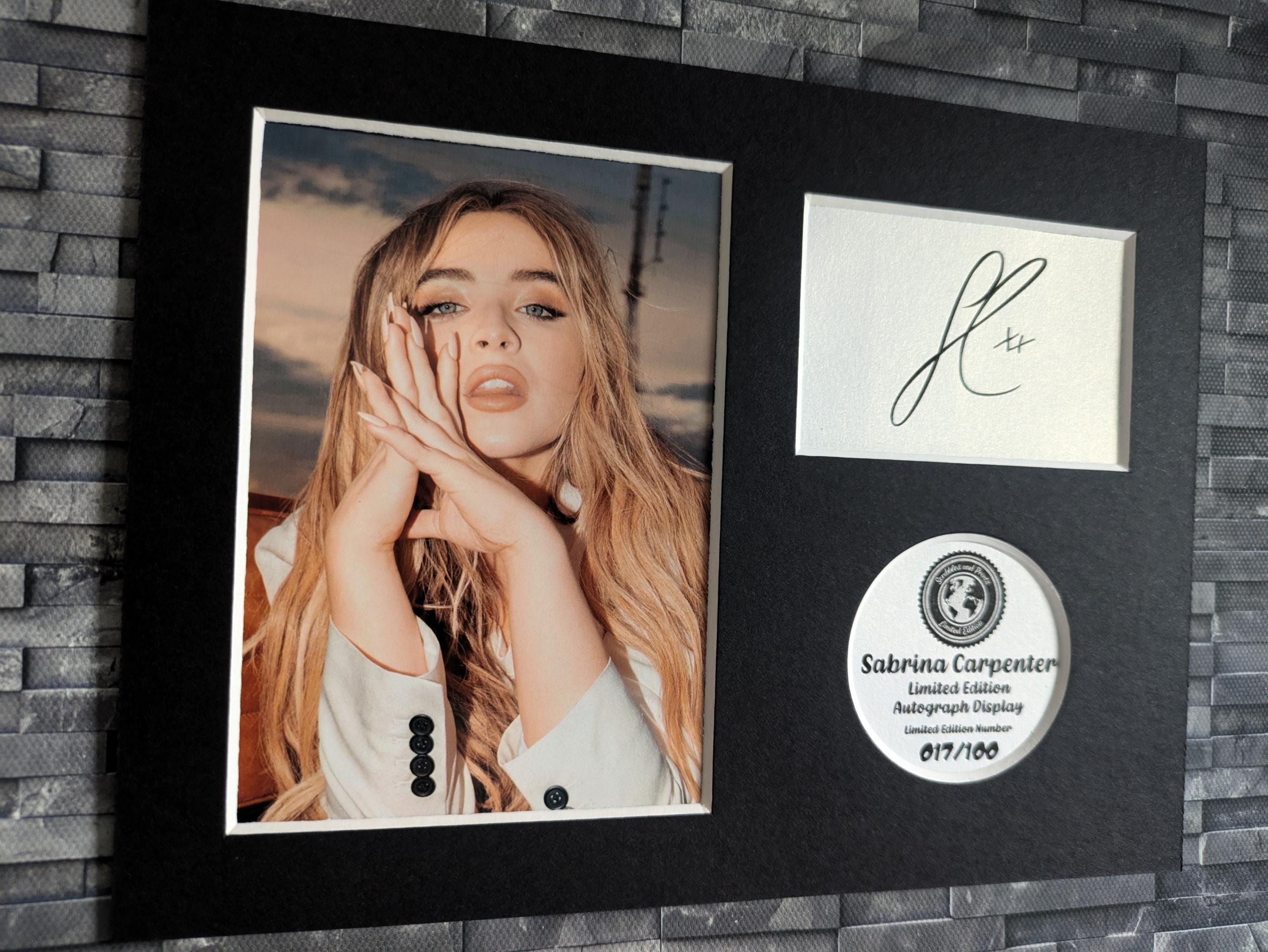 Sabrina Carpenter　直筆サイン入りレコード（UK限定カード付） Sabrina Carpenter Pop Music Trading Card - Etsy