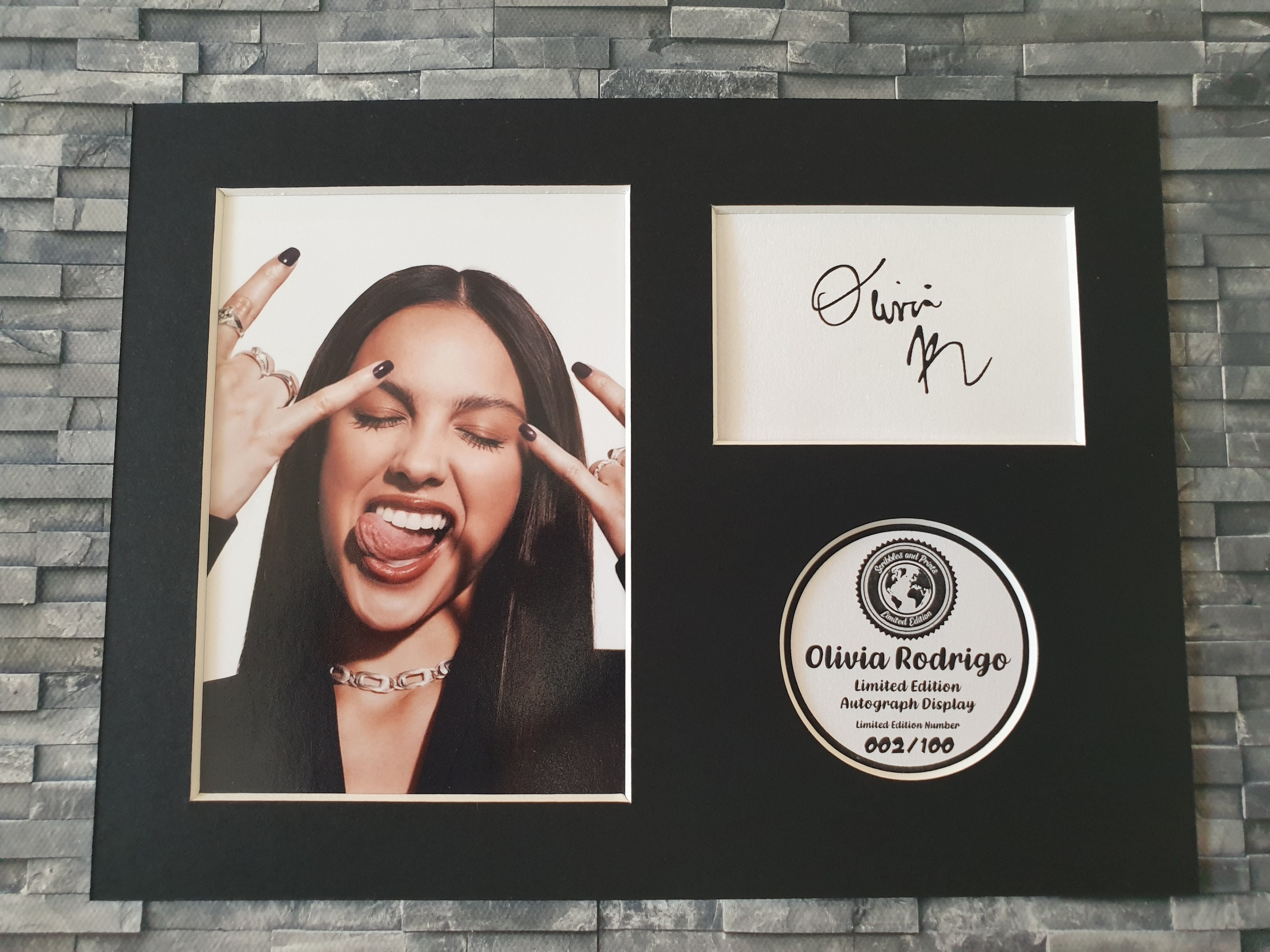 オリビアロドリゴ 直筆サイン Olivia Rodrigo Limited Edition Signed Autograph Display - Mounted
