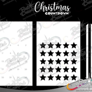 Può includere: Un calendario dell'avvento stampabile in bianco e nero con un design a stelle e strisce. Il calendario ha i numeri da 1 a 25 e il testo "Christmas Countdown".