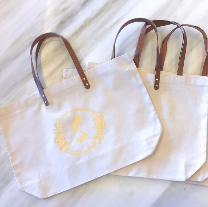 Bridal Party Tote | Gold Foil Floral Monogram Tote Bridesmaid Tote Floral Bride Tote Leather Handle Initial Tote Bridesmaid Gift