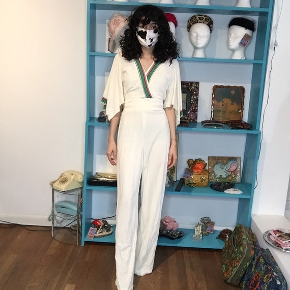 Vintage 1970s White Groovy Mod Disco Statement Sle
