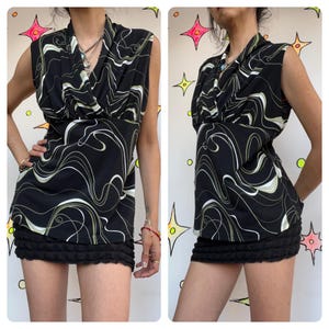 Top vintage Y2K noir et vert cyber fairy grunge, imprimé abstrait gothique moulant - L