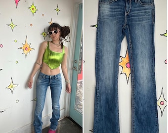 Vaqueros Y2K de tiro bajo - Estilo indie, grunge, acampanados, de mezclilla elástica - Talla 27L