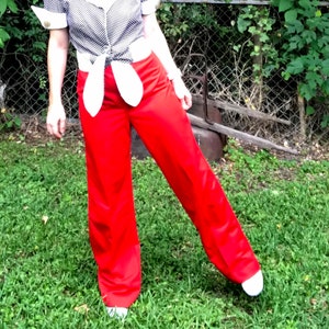 Vintage 70s | High Waisted Boho Hippie Disco Polyester Wide Leg Bell Bottoms M