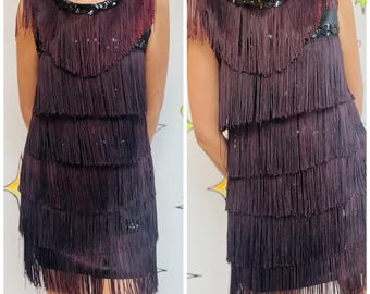 Vestido curto vintage preto com franjas, estilo melindrosa gogo western, anos 60, tamanho P.