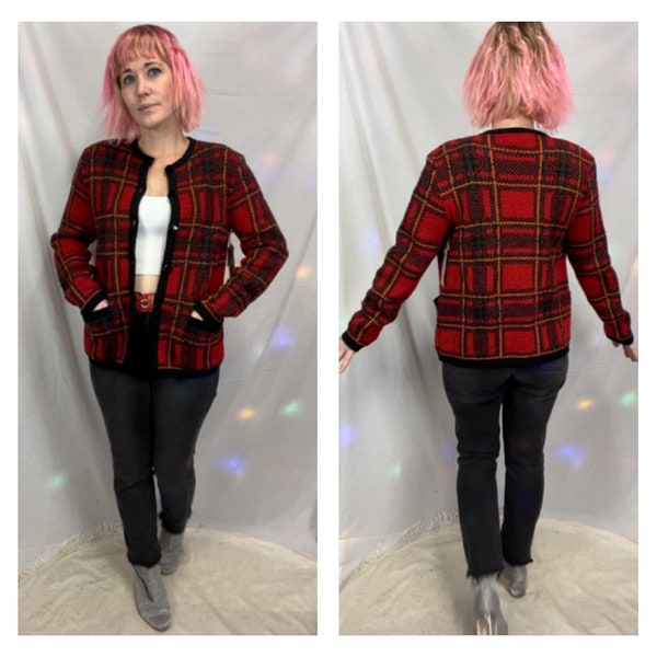 Vintage 80s 90s | Red Cropped Tartan Plaid WoolChristmas Sweater Cardigan | M