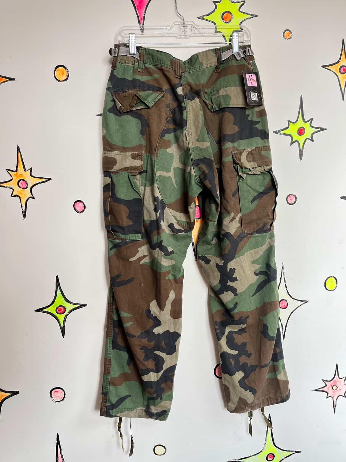Vintage 90s Y2K Camo Cargo Pants - Grunge Boho Streetwear