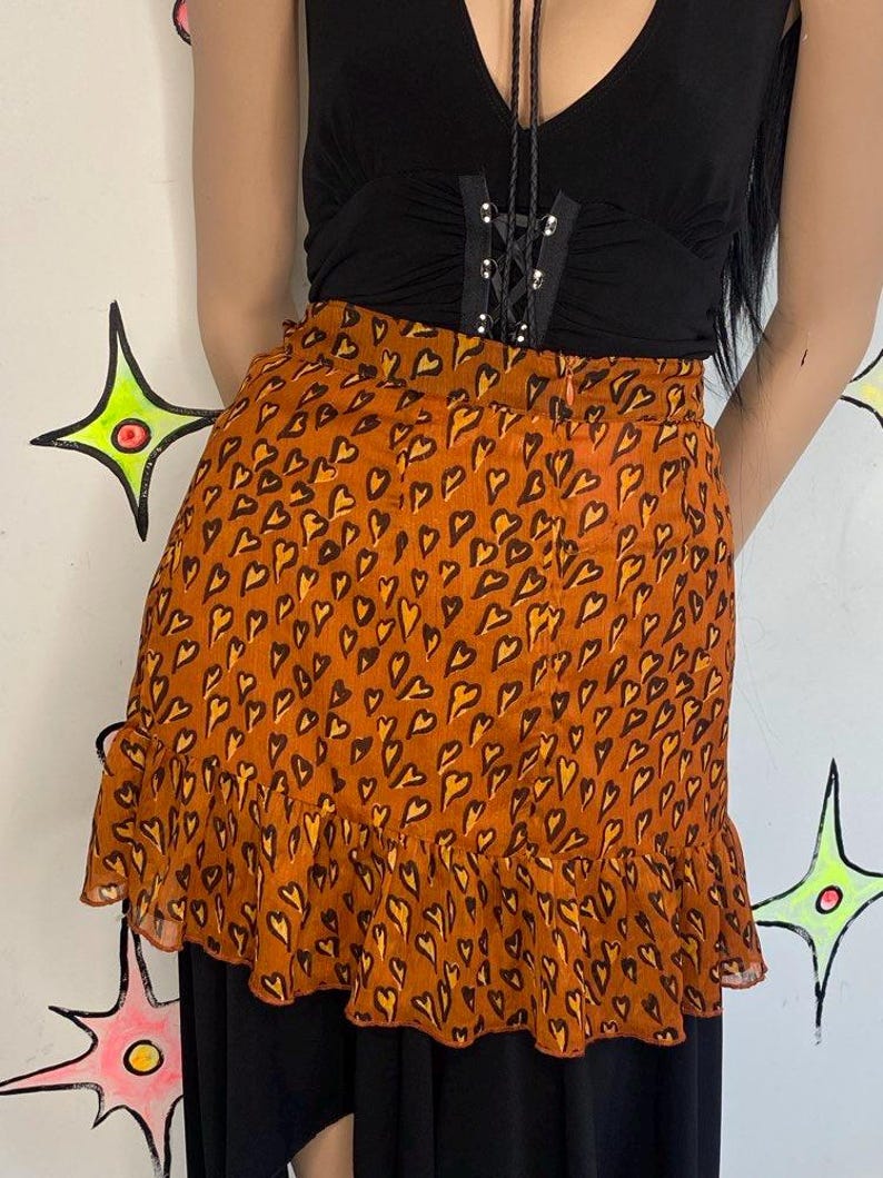Y2K oranje minirok met hartjesprint | Urban Outfitters-rok Fairy Grunge met ruches S afbeelding 2