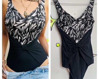 Vintage 70s | Retro One Piece Black and White Swimsuit Bathing Suit Bodysuit | S