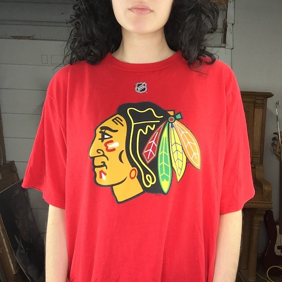 entidad Lejos Adelante Streetwear REEBOK Chicago Blackhawks Camiseta Jefe Indio NHL - Etsy España