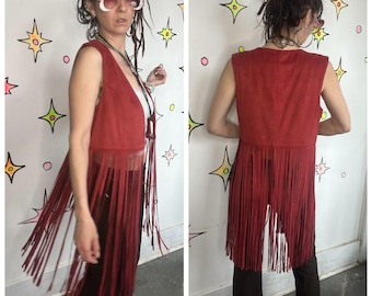 Gilet rouge en daim végétalien à franges Gilet western glam Boho Grunge Festival Cowgirl L