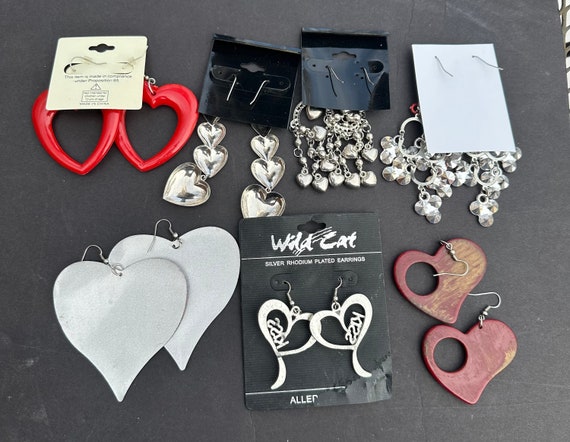 Large Lot Of 7 Colorful Heart Valentine’s Earring… - image 2