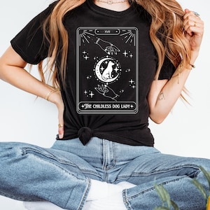 子なし犬猫婦人タロットカード - 快適な色、選挙政治民主党リベラルTシャツTシャツ強い女性フェミニスト