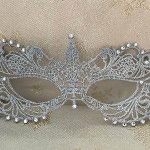 Silver Masquerade Mask Lace with Jewelled Diamantes Venetian Halloween Masquerade Balls Weddings New Year&#39;s 2025 Christmas Party Masked Ball