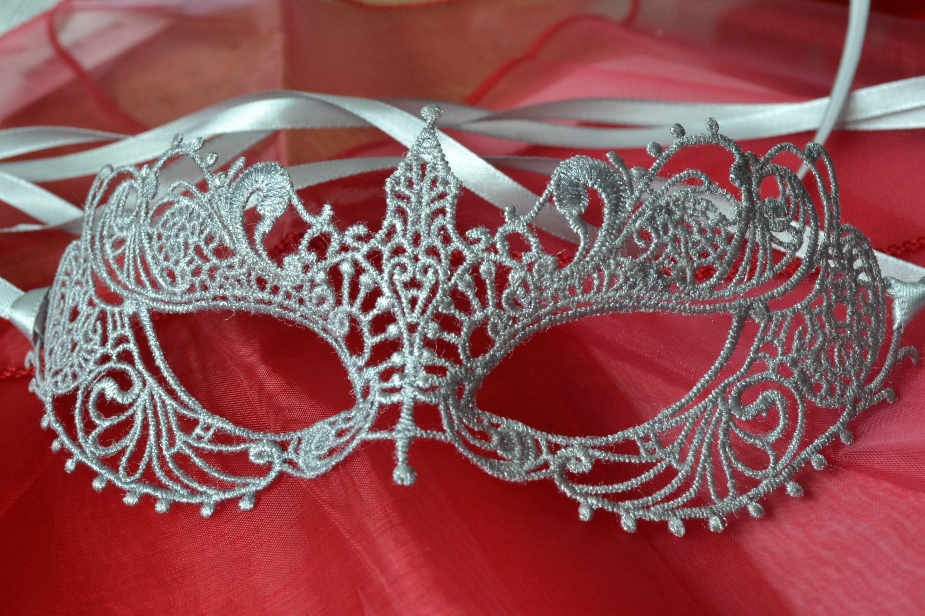 Silver Grey Masquerade Mask Lace New Year's Party 2025 Masquerade Balls Charity Events Gifts  Proms Weddings Christmas Themed Events