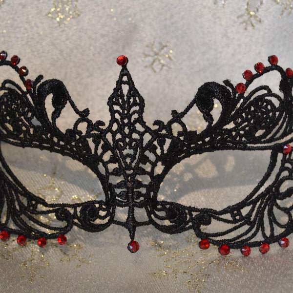 Masque de mascarade noir et strass rouges Cravates en satin rouges Bal masqué d'Halloween, mariages, bals masqués du nouvel an 2023, fête de Noël