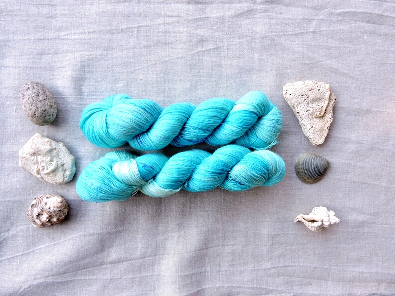 Laguna LACE 100/% merino wool Hand Dyed Yarn