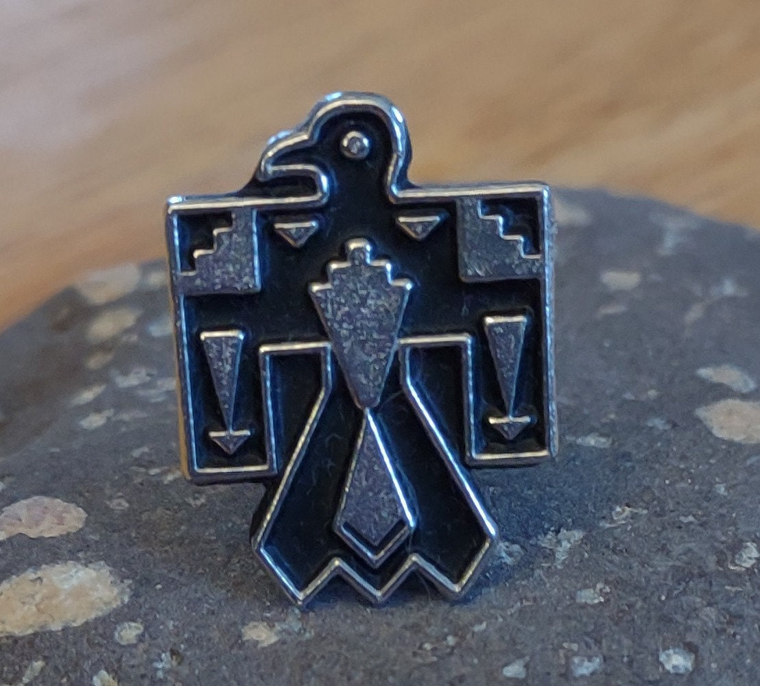 サンダーバード　vintageピン Vintage THUNDERBIRD logo - hat pin , lapel pin , tie tac