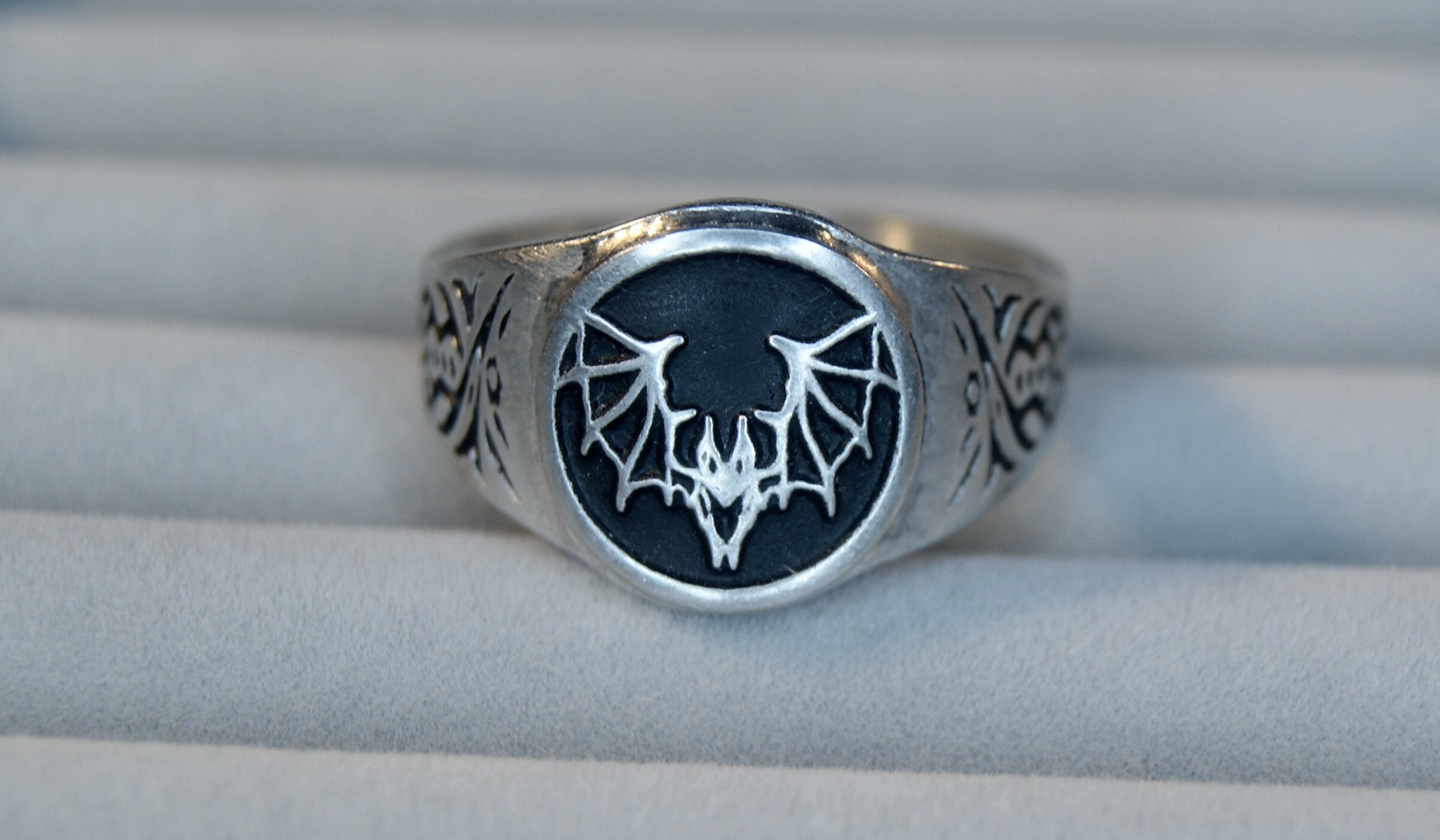 Ozzy Ring - Etsy