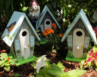 Hand-painted birdhouses (Miniature)