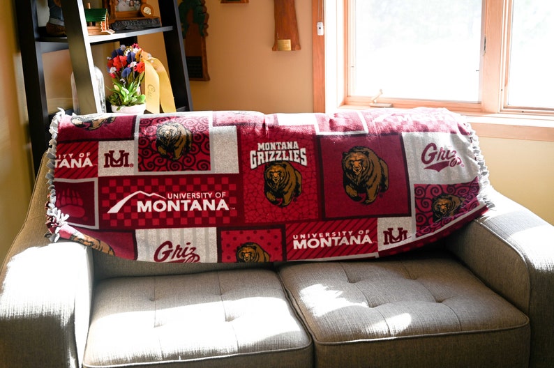 Planks and Paint University of Montana Grizzlies Fleece Blanket - Thumbnail 5