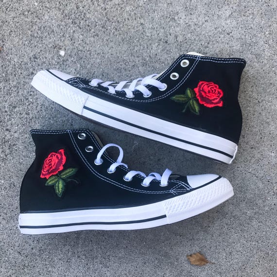 black converse roses