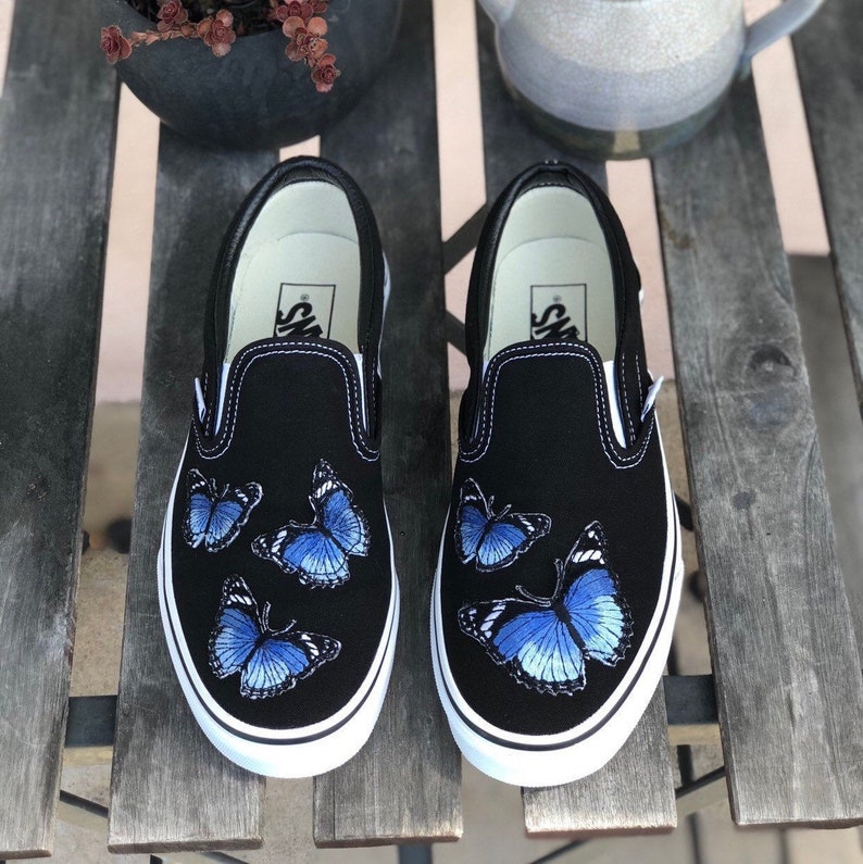Butterfly Slip on Vans Zapatos bordados -- Cosidos en parches de mariposa إشارة المرور Butterfly Slip on Vans Zapatos bordados -- Cosidos en parches de mariposa إشارة المرور