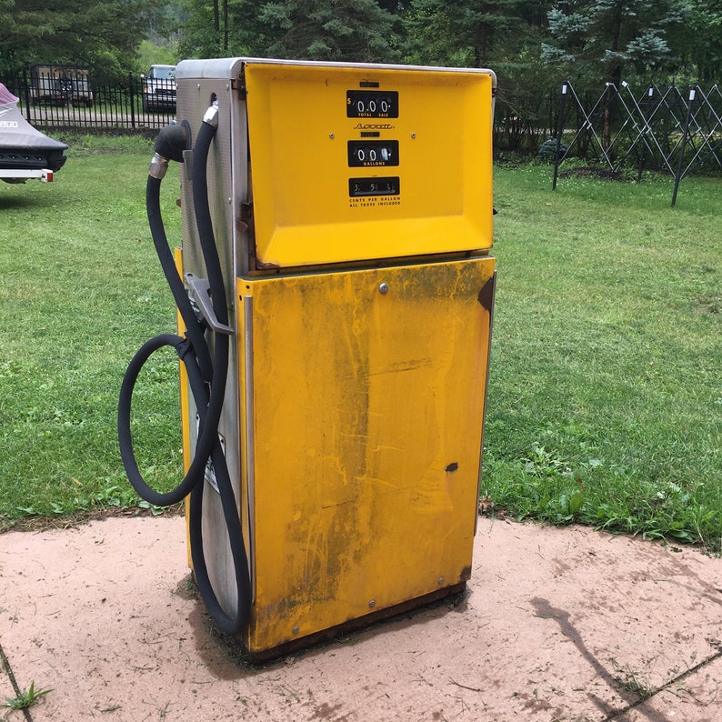 Gas Pumps / Original Bennett Gas Pump / Bennett Gas Pumps / image 0