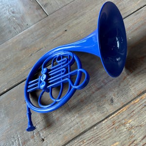 Decoración de trompa azul: regalo legendario totalmente en 3D. ¡Espéralo! imagen 11