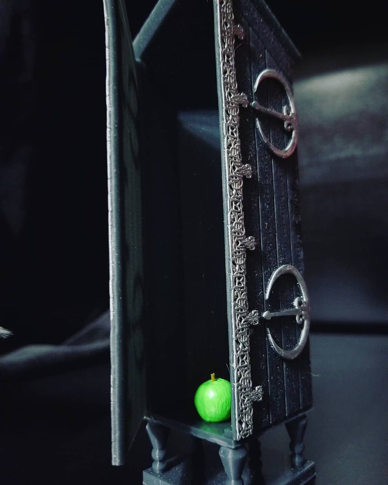 Disappearing Cabinet: Fantasy Bookshelf Decor for Fanfic Lovers image 5