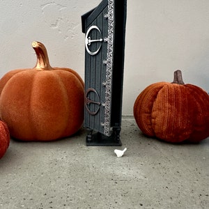 Disappearing Cabinet: Fantasy Bookshelf Decor for Fanfic Lovers image 8