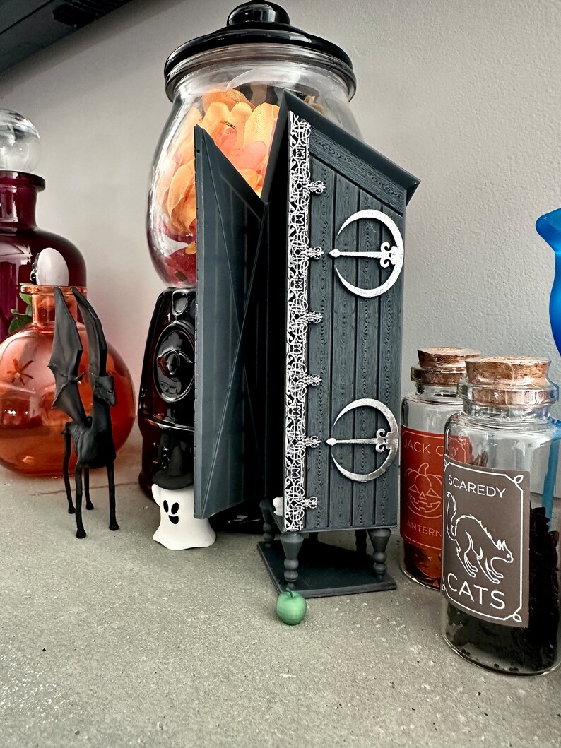 Disappearing Cabinet: Fantasy Bookshelf Decor for Fanfic Lovers image 10