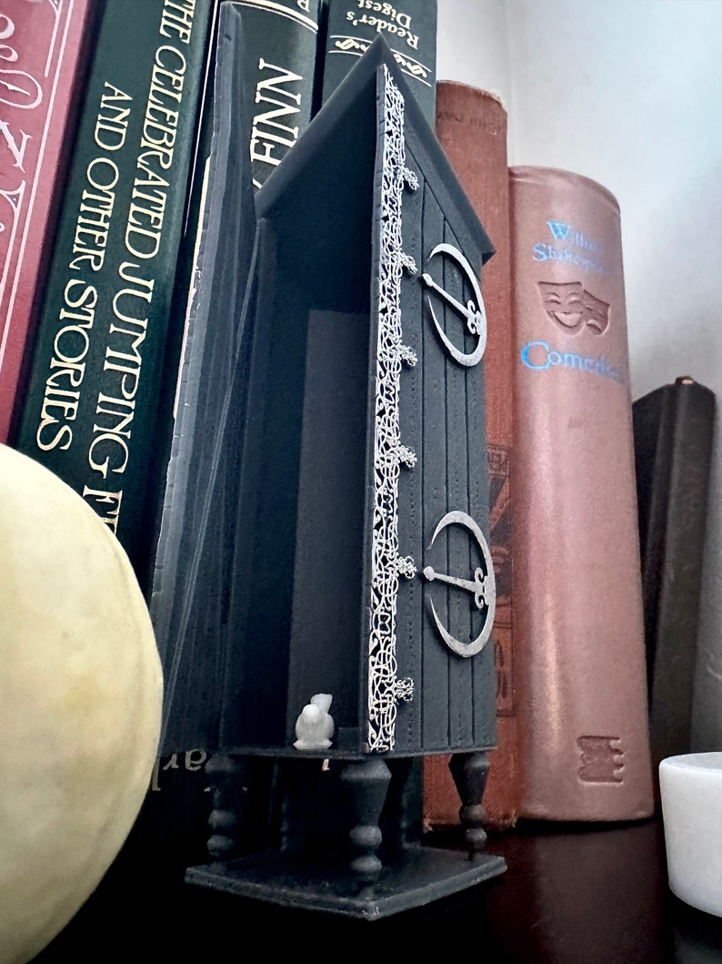 Disappearing Cabinet: Fantasy Bookshelf Decor for Fanfic Lovers image 6