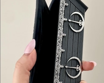 Disappearing Cabinet: Fantasy Bookshelf Decor for Fanfic Lovers