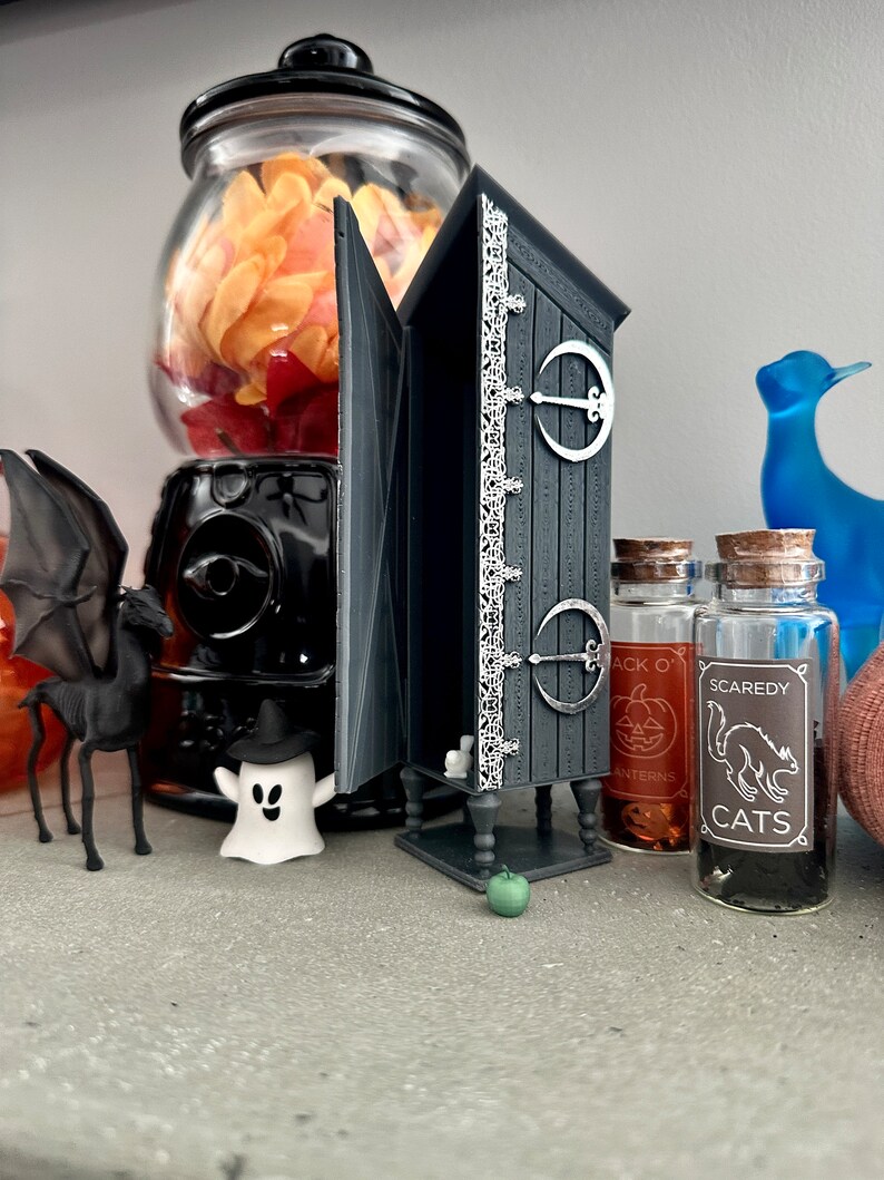 Disappearing Cabinet: Fantasy Bookshelf Decor for Fanfic Lovers image 7